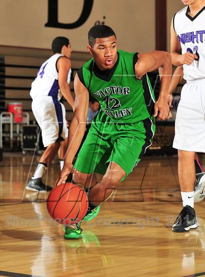Thumbnail 2 in Shadow Hills vs. Victor Valley (MaxPreps Holiday Classic) photogallery.