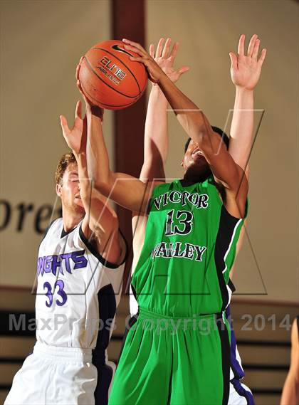 Thumbnail 3 in Shadow Hills vs. Victor Valley (MaxPreps Holiday Classic) photogallery.