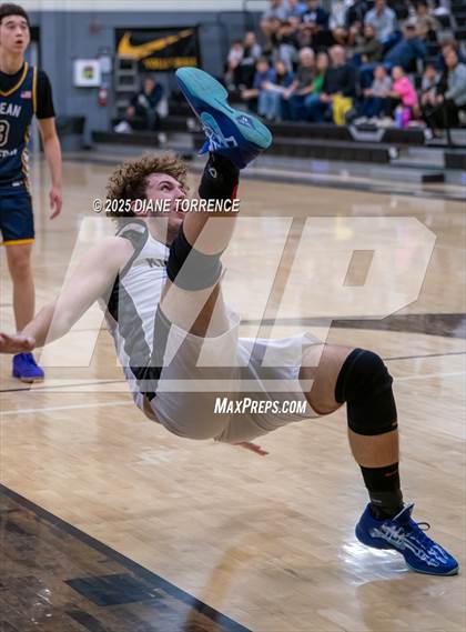 Thumbnail 2 in Crean Lutheran @ Foothill photogallery.