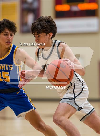 Thumbnail 2 in Alamo Heights vs. Winn (UIL Basketball 5A Region IV Bi-District) photogallery.