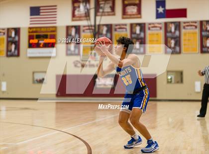 Thumbnail 2 in Alamo Heights vs. Winn (UIL Basketball 5A Region IV Bi-District) photogallery.