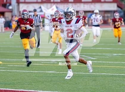 Thumbnail 2 in Lassiter vs Woodland (scrimmage) photogallery.