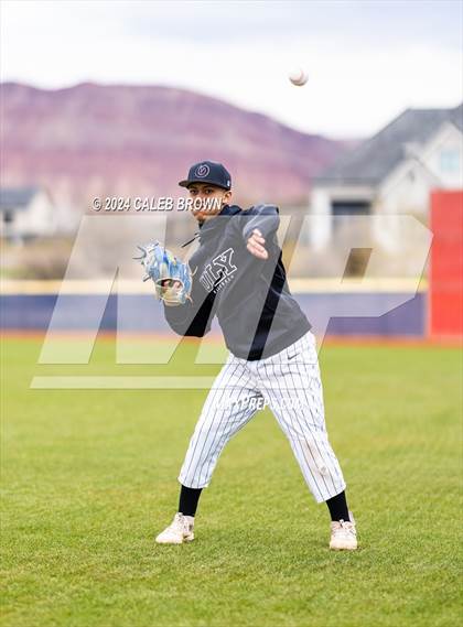 Thumbnail 2 in Payson vs. Olympus (Mustang Invitational) photogallery.