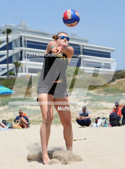 Thumbnail 2 in Mira Costa vs. Palisades (IBVL Southern Pacific Semifinal) photogallery.