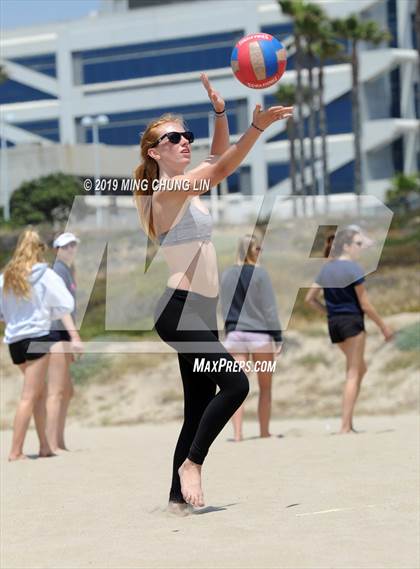 Thumbnail 2 in Mira Costa vs. Palisades (IBVL Southern Pacific Semifinal) photogallery.