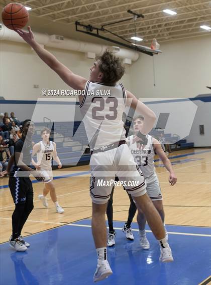 Thumbnail 3 in Deer Park vs. Marian photogallery.