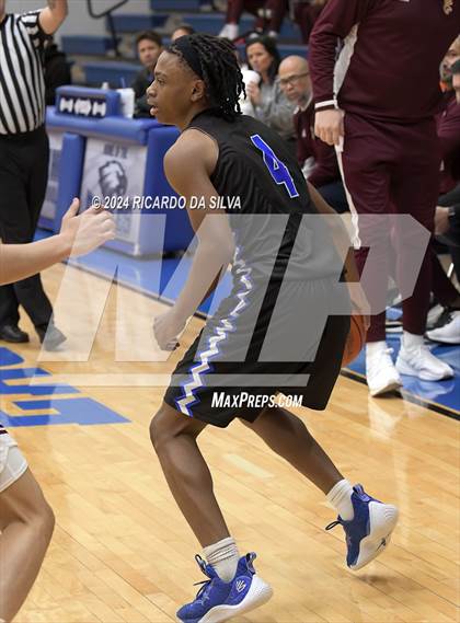 Thumbnail 2 in Deer Park vs. Marian photogallery.