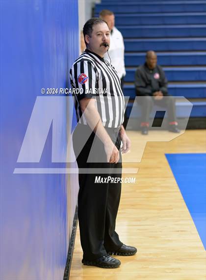 Thumbnail 2 in Deer Park vs. Marian photogallery.