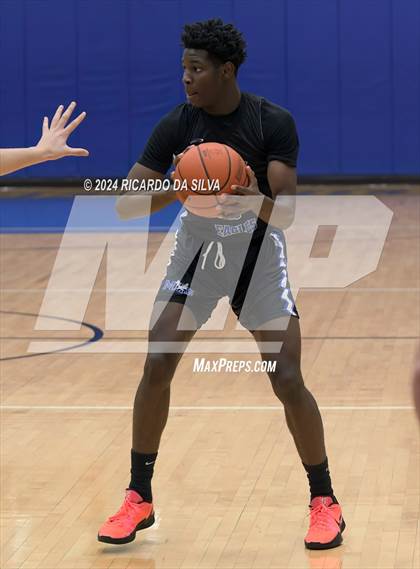 Thumbnail 2 in Deer Park vs. Marian photogallery.