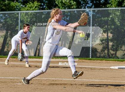 Thumbnail 3 in Northfield vs. Greeley West photogallery.