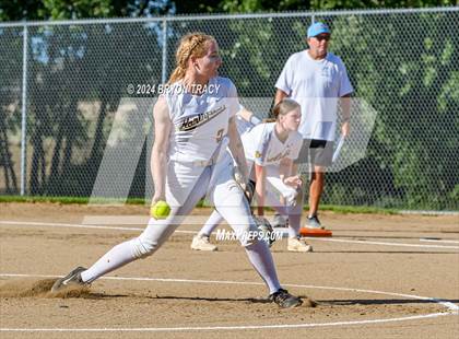 Thumbnail 3 in Northfield vs. Greeley West photogallery.