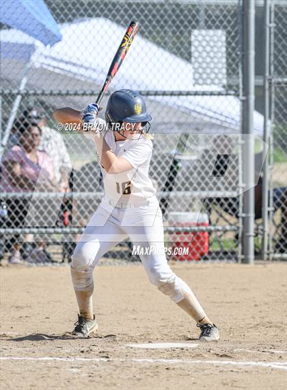 Thumbnail 3 in Northfield vs. Greeley West photogallery.