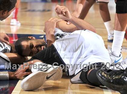 Thumbnail 3 in Mater Dei vs. Loyola (CIF SS D1AA Playoffs) photogallery.