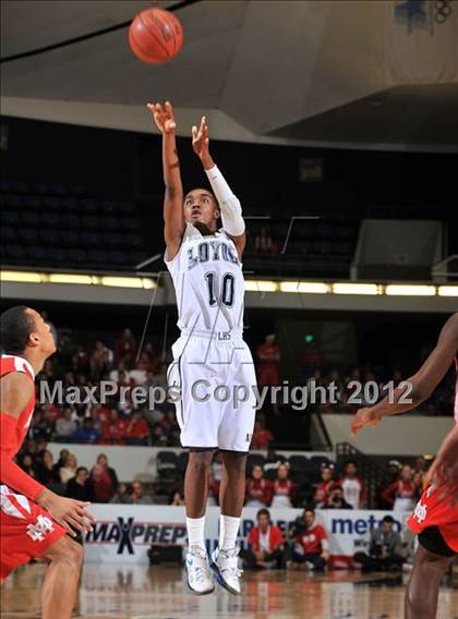 Thumbnail 3 in Mater Dei vs. Loyola (CIF SS D1AA Playoffs) photogallery.