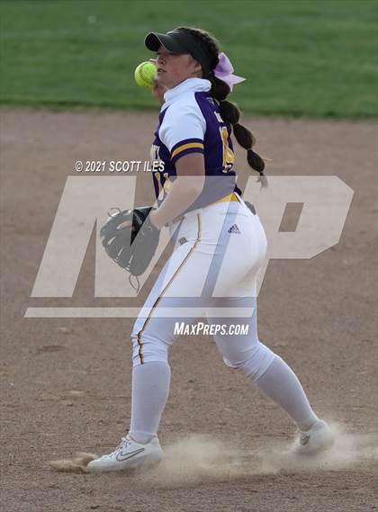 Thumbnail 3 in Amanda-Clearcreek vs Bloom-Carroll photogallery.