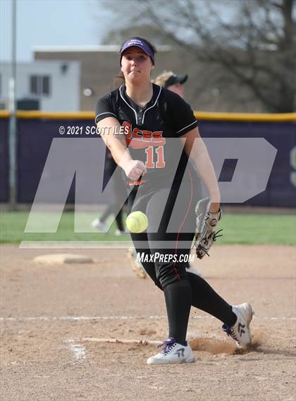 Thumbnail 1 in Amanda-Clearcreek vs Bloom-Carroll photogallery.