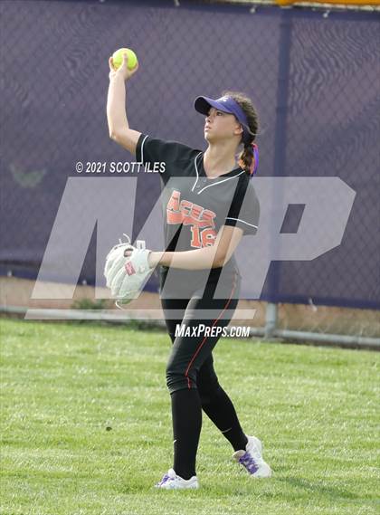Thumbnail 1 in Amanda-Clearcreek vs Bloom-Carroll photogallery.