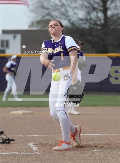 Thumbnail 3 in Amanda-Clearcreek vs Bloom-Carroll photogallery.
