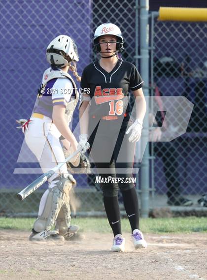 Thumbnail 3 in Amanda-Clearcreek vs Bloom-Carroll photogallery.