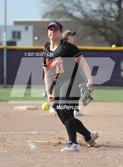 Thumbnail 3 in Amanda-Clearcreek vs Bloom-Carroll photogallery.