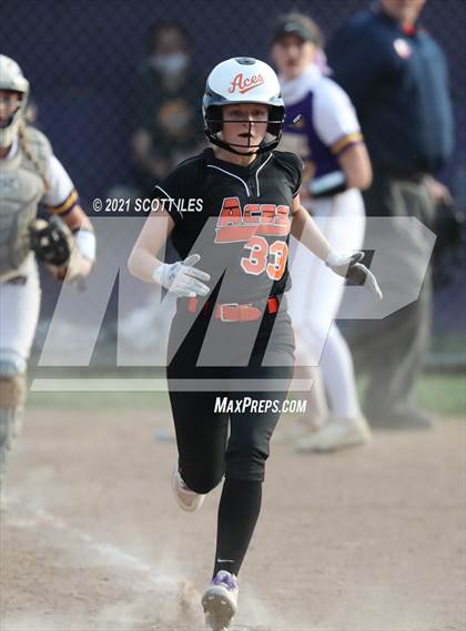 Thumbnail 1 in Amanda-Clearcreek vs Bloom-Carroll photogallery.