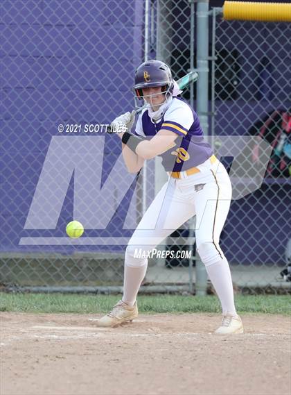 Thumbnail 2 in Amanda-Clearcreek vs Bloom-Carroll photogallery.