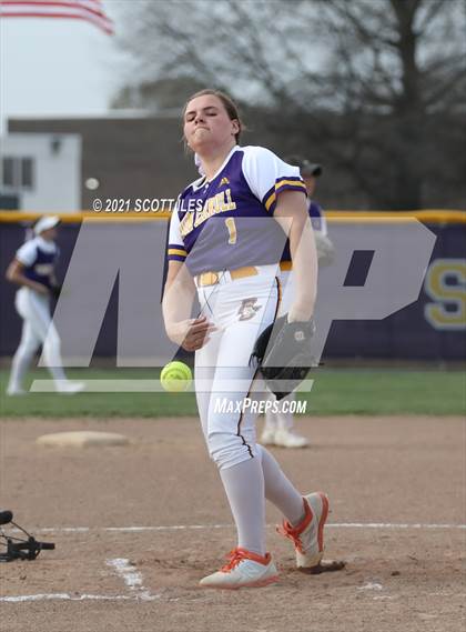 Thumbnail 2 in Amanda-Clearcreek vs Bloom-Carroll photogallery.