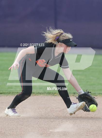 Thumbnail 1 in Amanda-Clearcreek vs Bloom-Carroll photogallery.