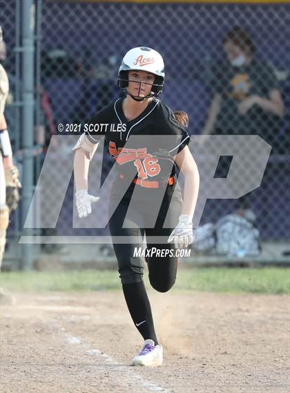 Thumbnail 2 in Amanda-Clearcreek vs Bloom-Carroll photogallery.