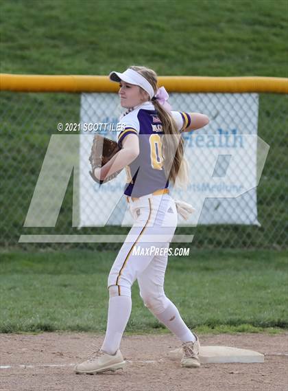 Thumbnail 1 in Amanda-Clearcreek vs Bloom-Carroll photogallery.