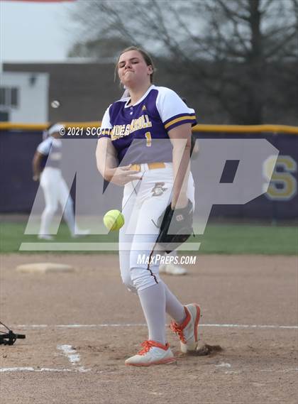 Thumbnail 1 in Amanda-Clearcreek vs Bloom-Carroll photogallery.