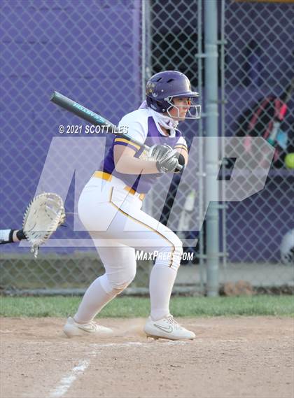 Thumbnail 2 in Amanda-Clearcreek vs Bloom-Carroll photogallery.