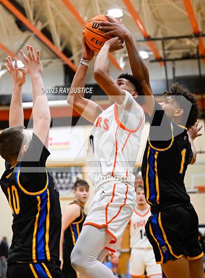 Thumbnail 2 in Logan @ Chapmanville Regional photogallery.