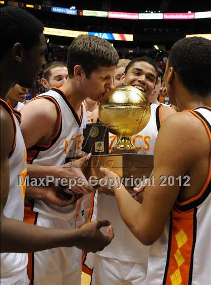 Thumbnail 1 in Chavez vs. Corona del Sol (AIA D1 Final) photogallery.