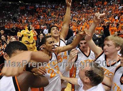 Thumbnail 3 in Chavez vs. Corona del Sol (AIA D1 Final) photogallery.
