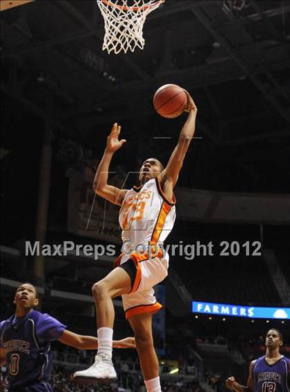 Thumbnail 2 in Chavez vs. Corona del Sol (AIA D1 Final) photogallery.