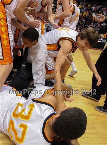 Thumbnail 3 in Chavez vs. Corona del Sol (AIA D1 Final) photogallery.