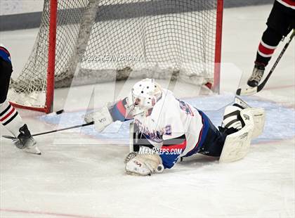 Thumbnail 1 in Masuk @ Fairfield Warde/Ludlowe photogallery.