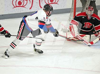 Thumbnail 2 in Masuk @ Fairfield Warde/Ludlowe photogallery.