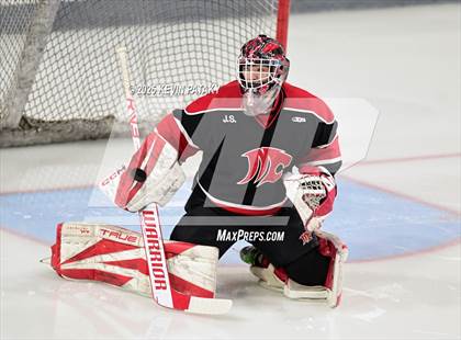 Thumbnail 2 in Masuk @ Fairfield Warde/Ludlowe photogallery.