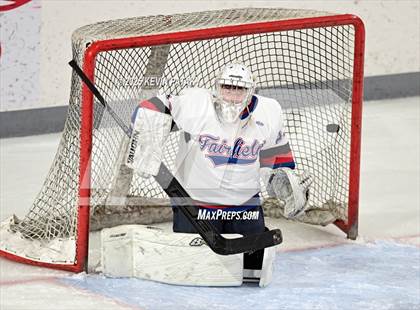 Thumbnail 1 in Masuk @ Fairfield Warde/Ludlowe photogallery.