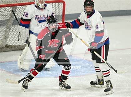 Thumbnail 1 in Masuk @ Fairfield Warde/Ludlowe photogallery.