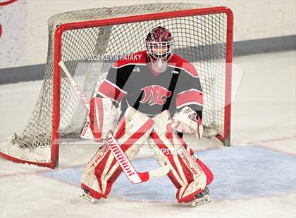 Thumbnail 1 in Masuk @ Fairfield Warde/Ludlowe photogallery.