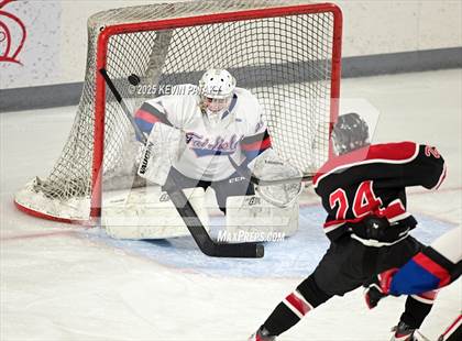 Thumbnail 3 in Masuk @ Fairfield Warde/Ludlowe photogallery.