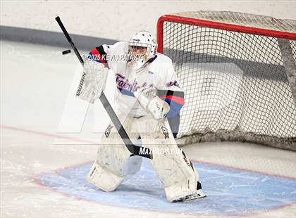 Thumbnail 1 in Masuk @ Fairfield Warde/Ludlowe photogallery.