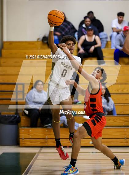 Thumbnail 3 in Selma vs. Sunnyside photogallery.
