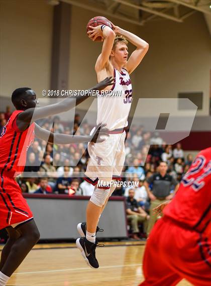 Thumbnail 2 in Tompkins vs. Cypress Springs (UIL 6A Area Playoff) photogallery.