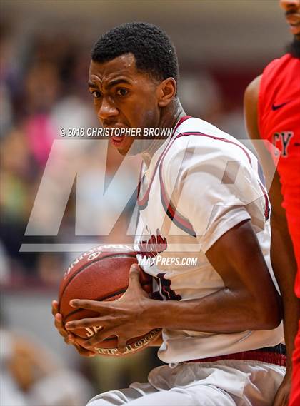 Thumbnail 3 in Tompkins vs. Cypress Springs (UIL 6A Area Playoff) photogallery.