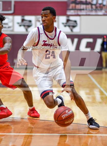 Thumbnail 3 in Tompkins vs. Cypress Springs (UIL 6A Area Playoff) photogallery.