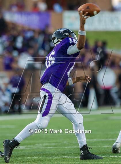Thumbnail 2 in Katy Tigers vs Morton Ranch photogallery.